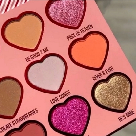 Kylie Valentine's Pressed Powder Eyeshadow Palette - Picture 10 of 16